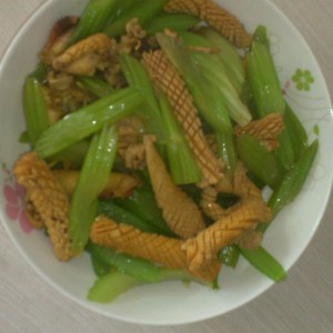 西芹炒土鱿